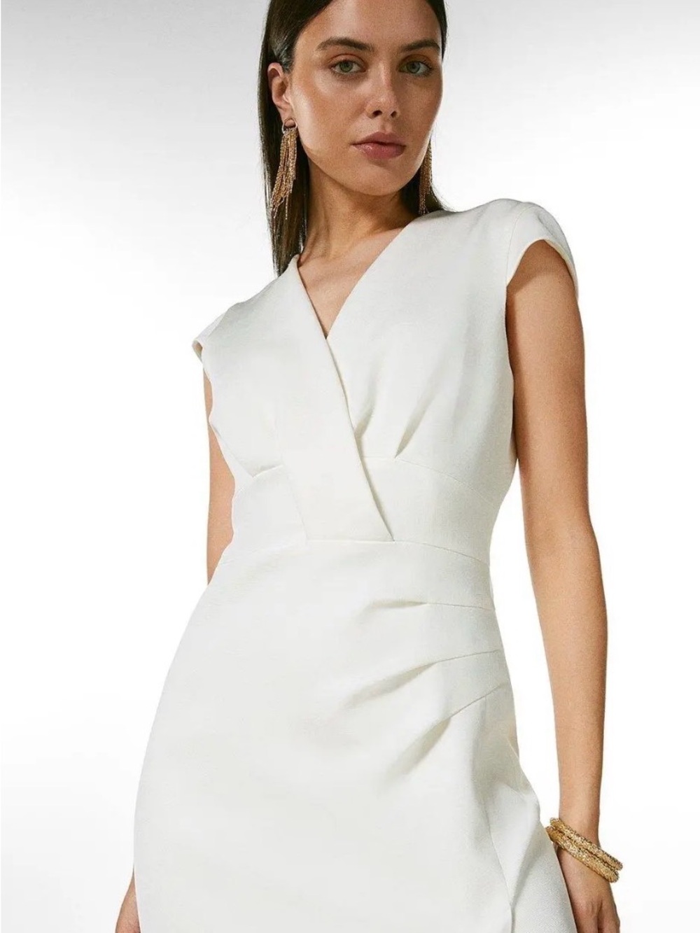 Elegant White V-Neck Cap-Sleeve Dress